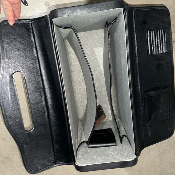 Briefcase - Picture 3 of 8